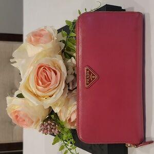 Authentic Prada Saffiano zippy wallet